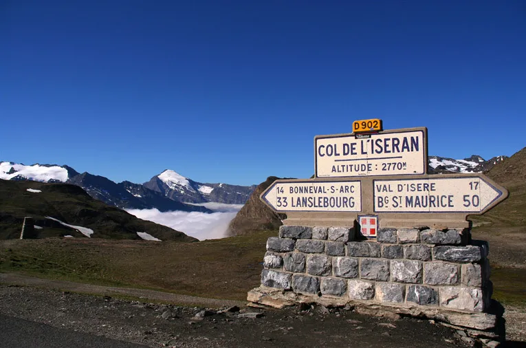 le col de l'Iseran, célèbre passage du tour de France