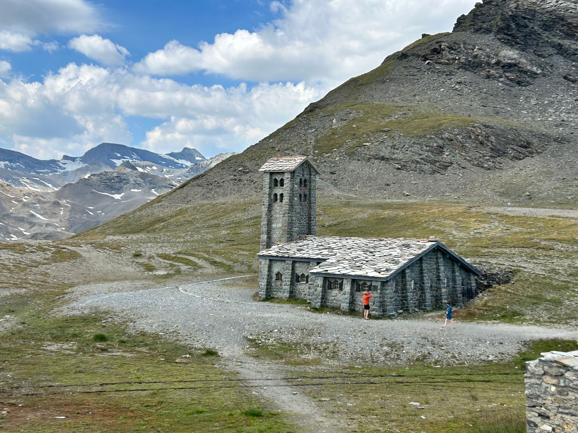 Chapelle en pierre dans les alpages au-dessus de Bonneval-sur-Arc, en Haute-Maurienne