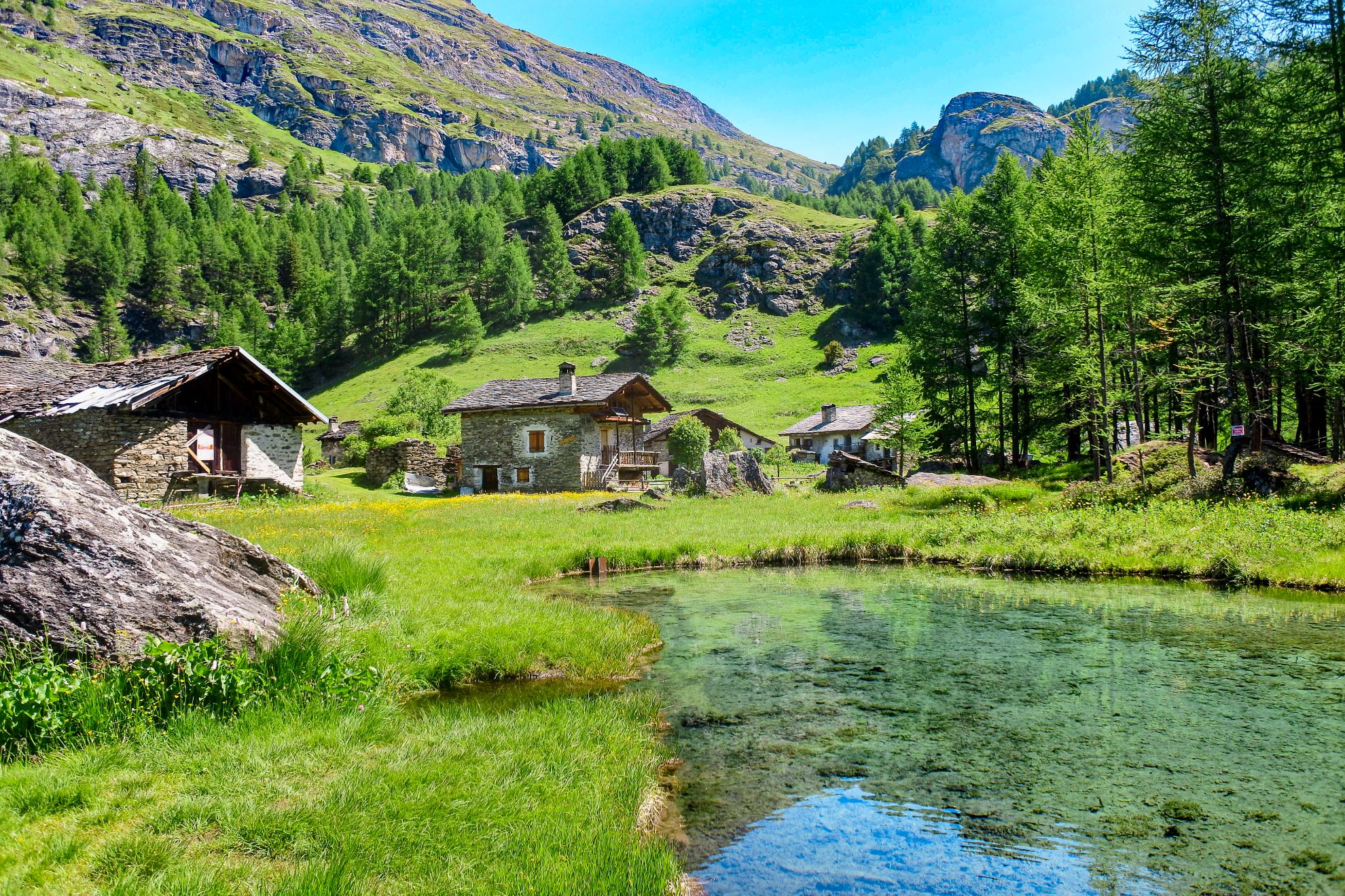 Hameau d'alpage du Monal, au-dessus de Sainte-Foy-Tarentaise