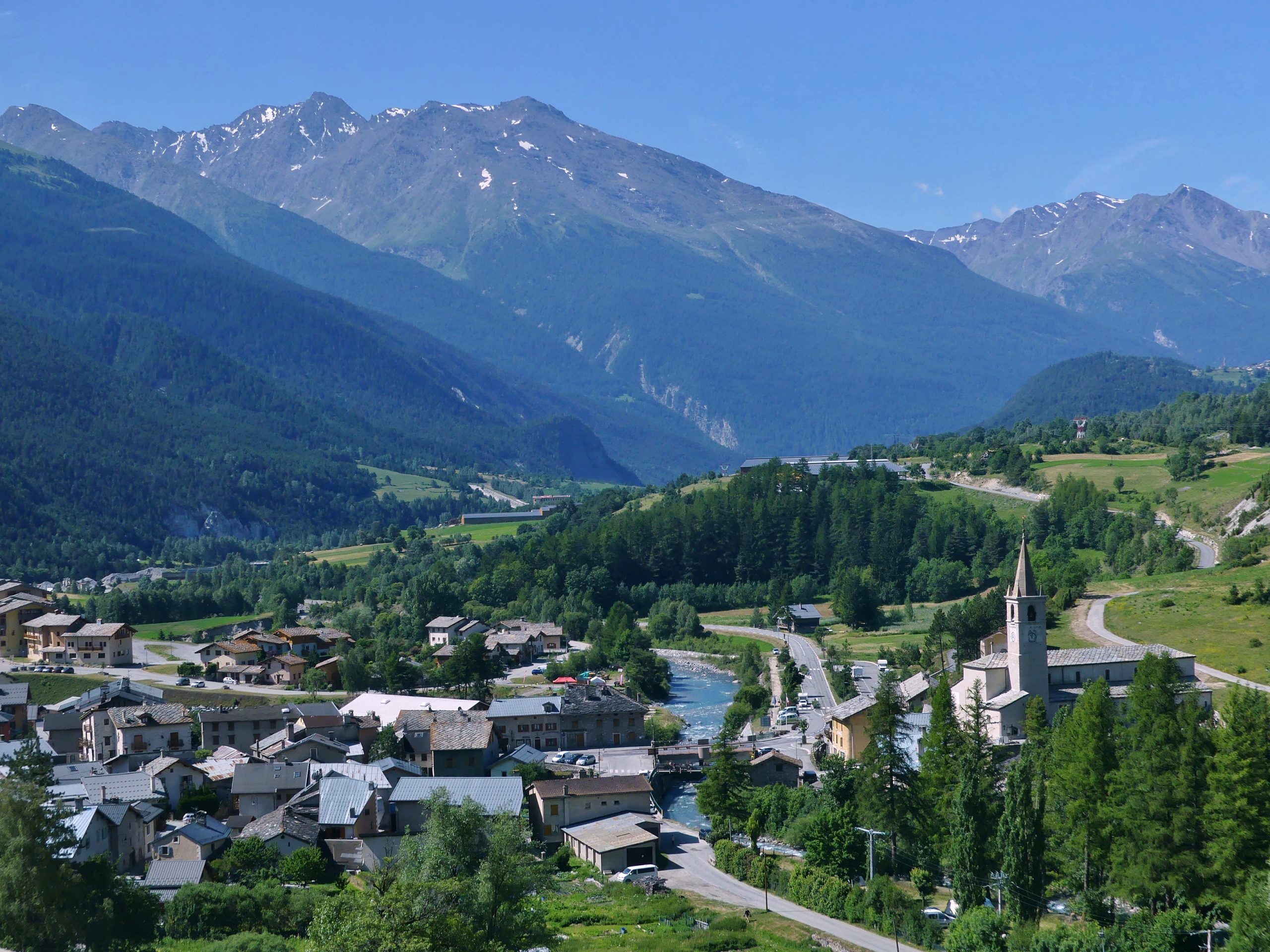 Panorama du village de Termignon, à Val-Cenis en Haute-Maurienne, en été