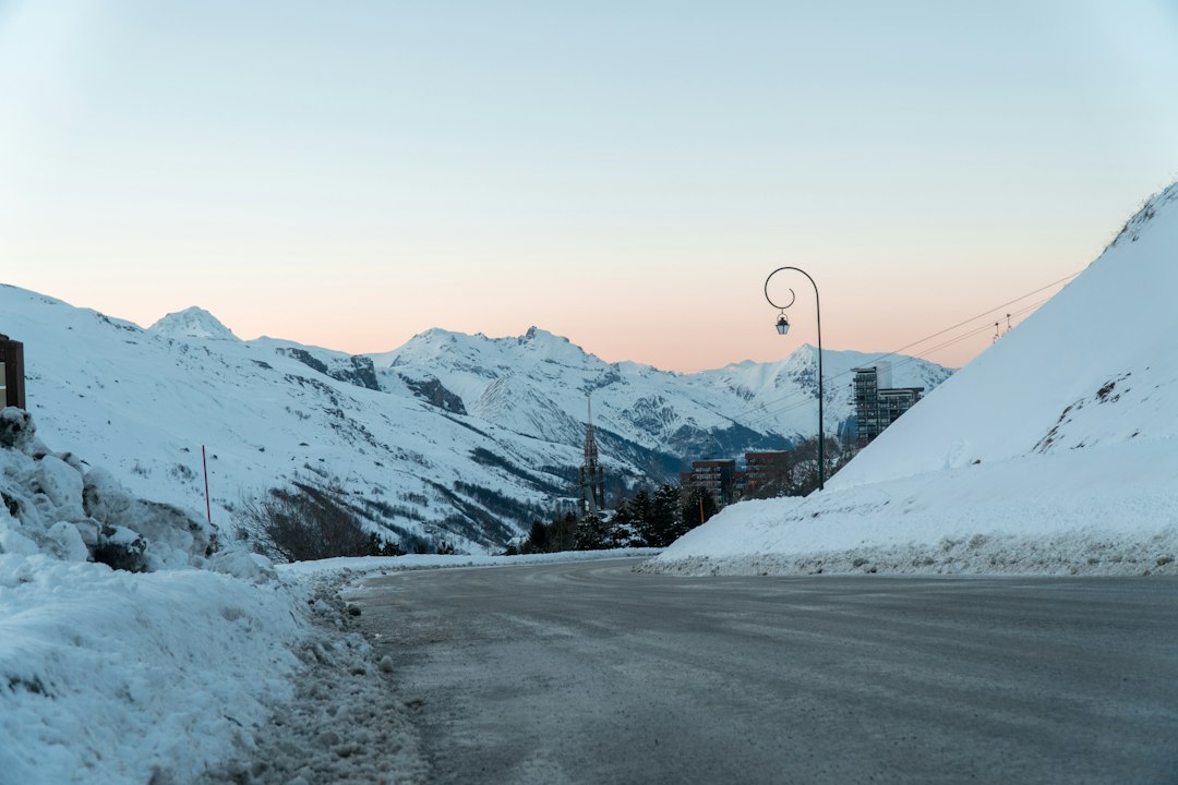 Coucher de soleil sur Les Menuires, dans la vallée des Belleville en Tarentaise